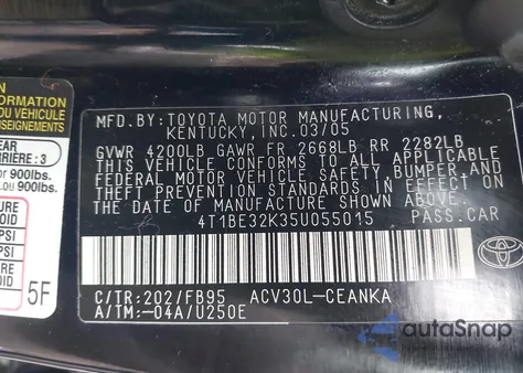 2005 Toyota Camry Le z USA, uszkodzony, nr VIN 4T1BE32K35U055015